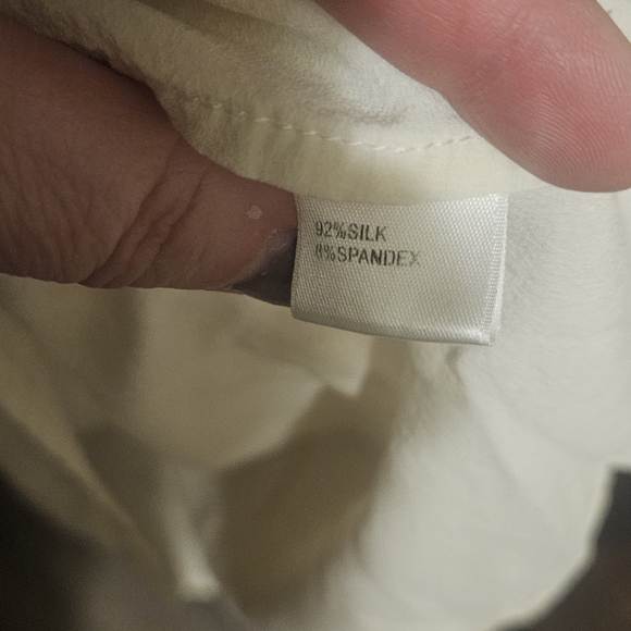 St. John Tie Neck Women's Blouse Sz 8 Ivory Silk Spandex Blend Casual Summer - Picture 4 of 6